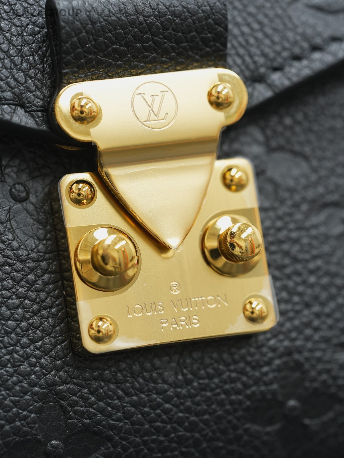 Louis Vuitton Pochette Metis East West Monogram Empreinte Almost Brand NEW