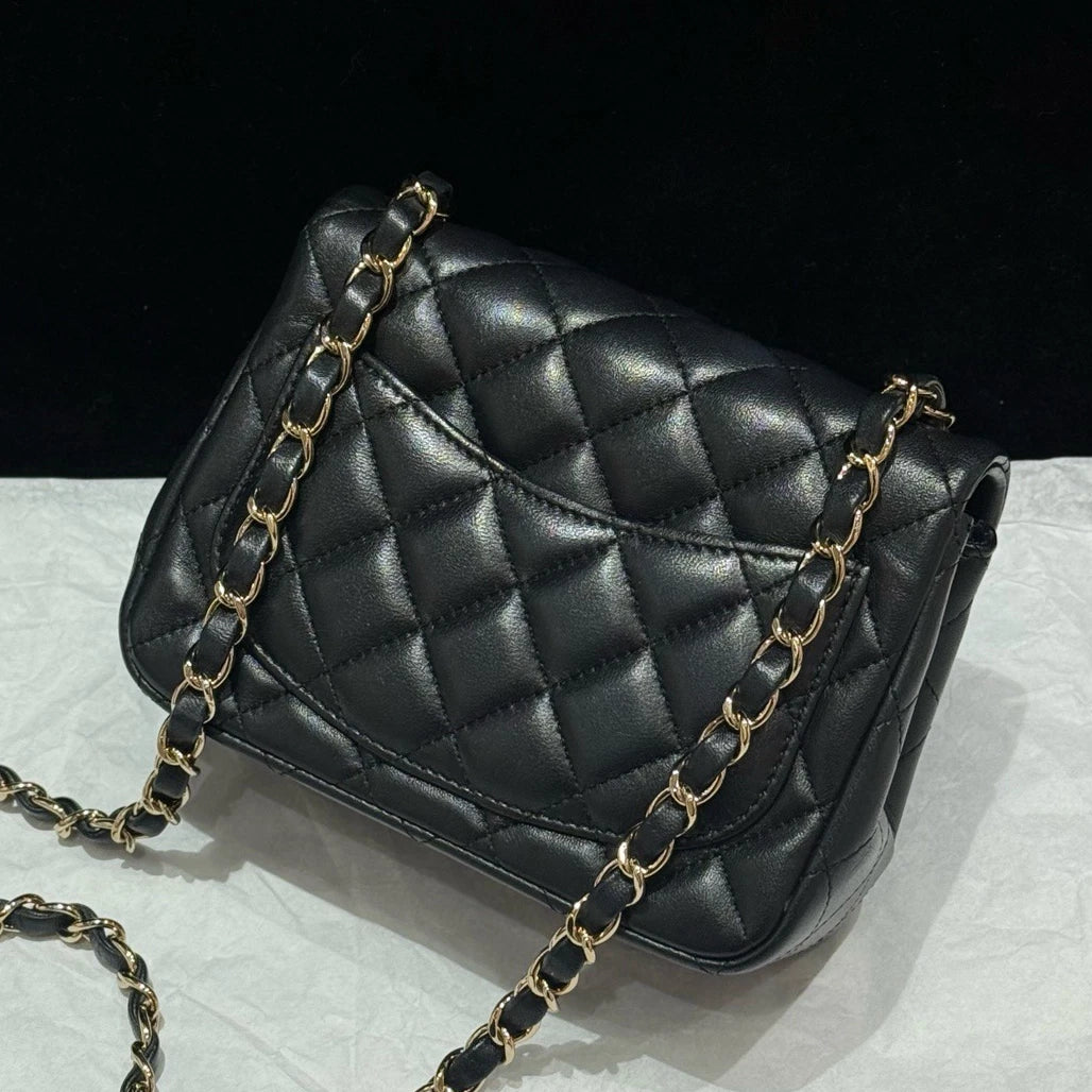 Chanel Classic Flap Chain Lambskin Shoulder Crossbody Black Gold Women Fashion