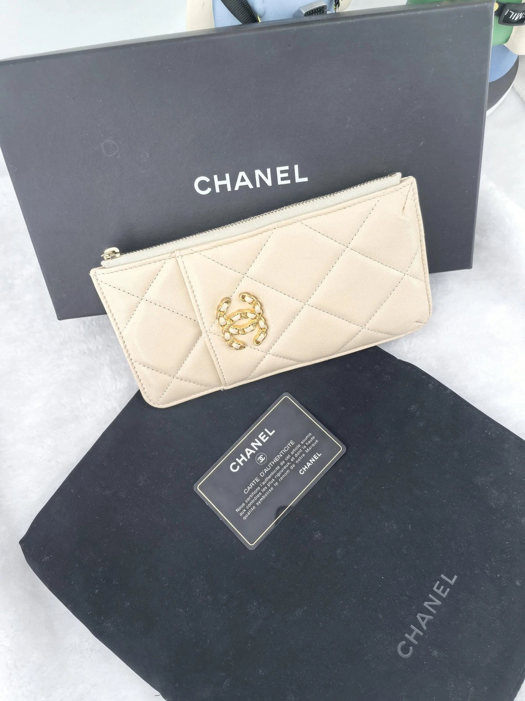 CHANEL Beige Leather 19 Series Clutch Card Phone Bag For Women