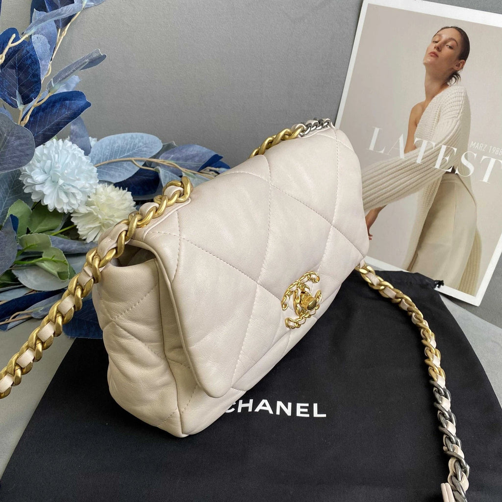 CHANEL 19Bag Small Lambskin Pink Shoulder Bag For Women
