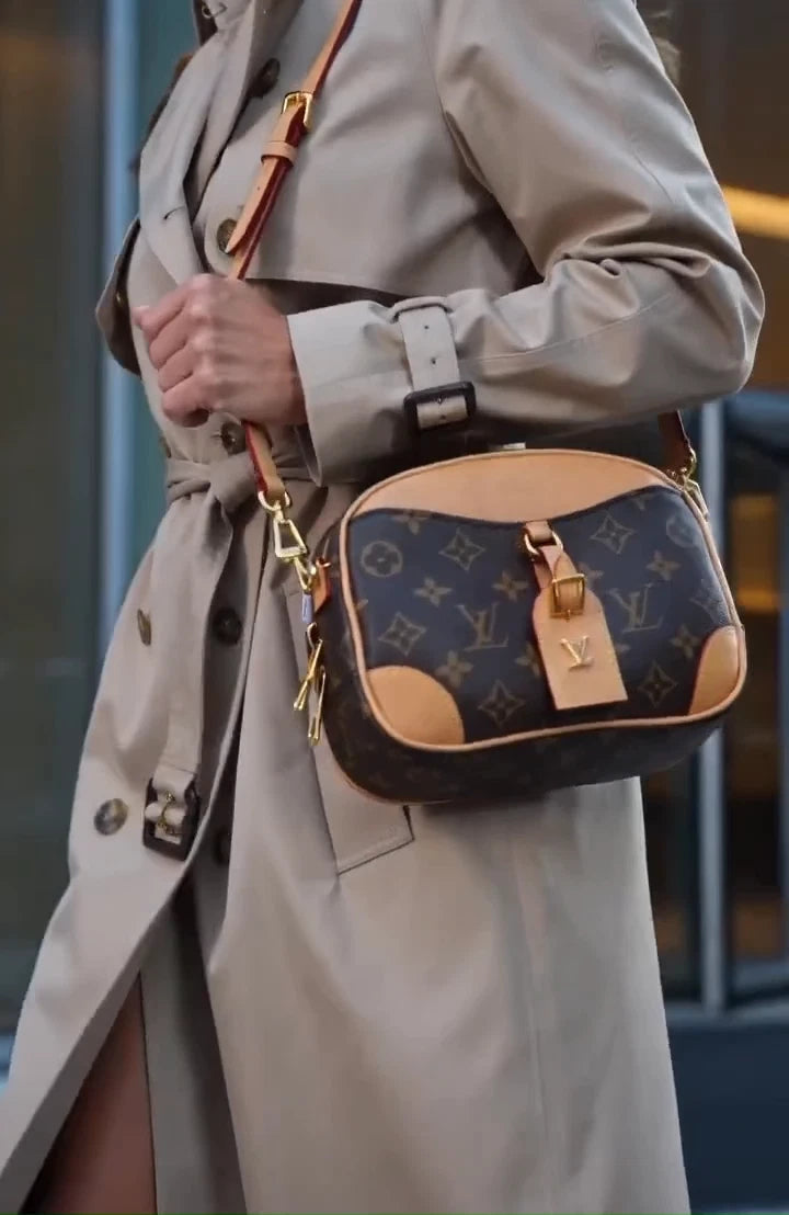 Louis Vuitton Deauville Monogram Canvas Shoulder Bag Crossbody Excellent