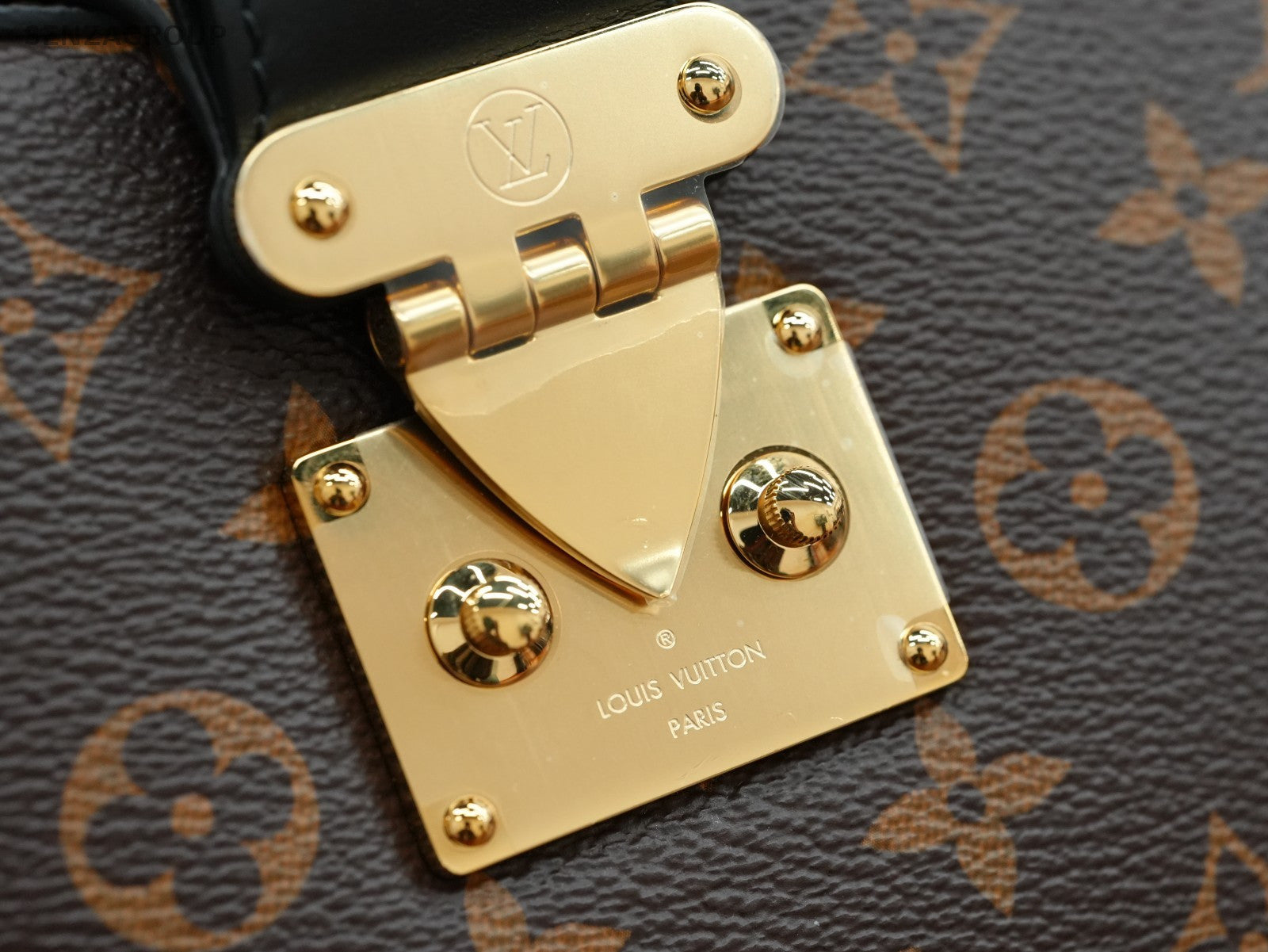 Louis Vuitton Twinny Monogram Shoulder bag Crossbody Women Almost Brand NEW