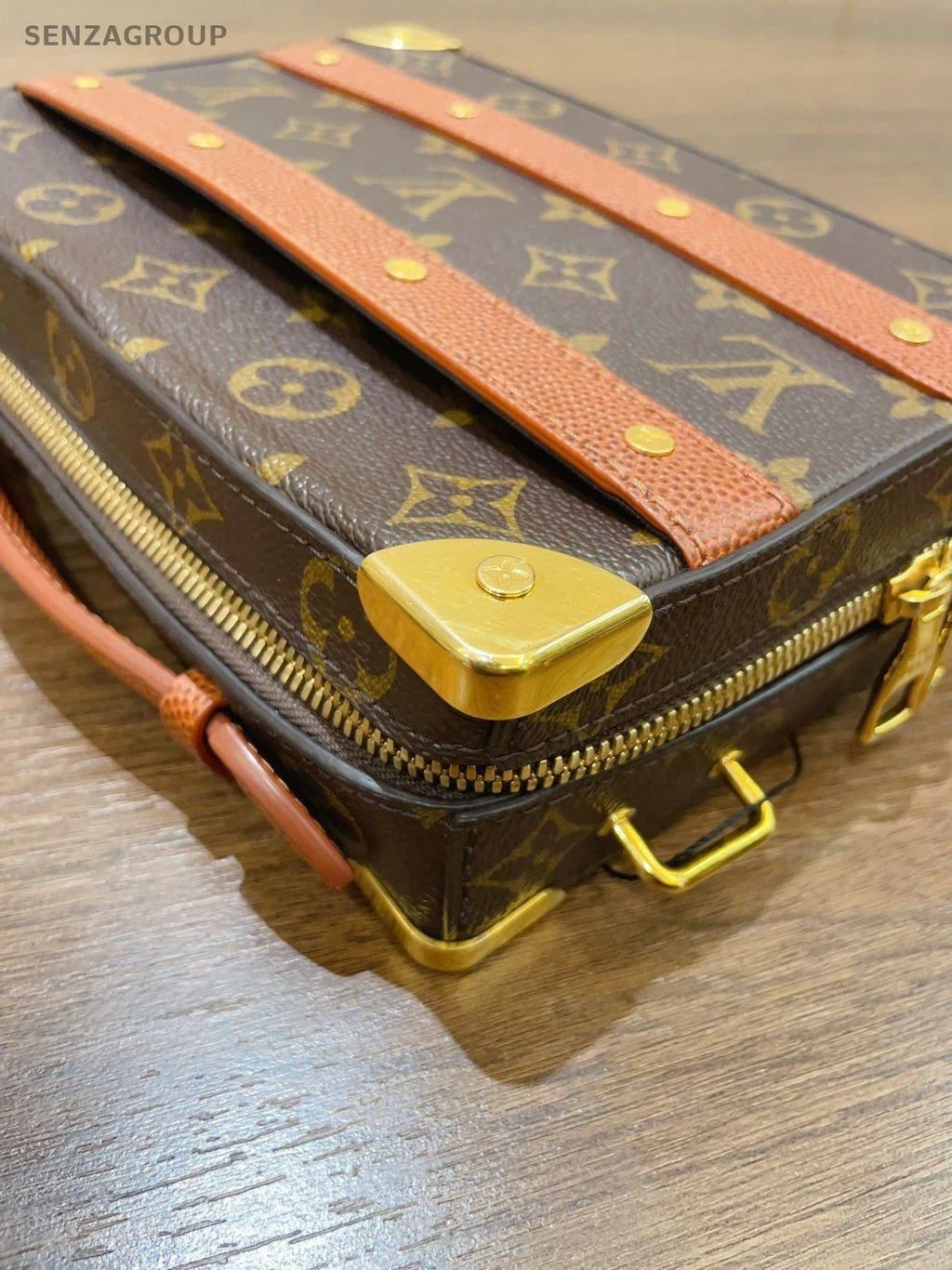 sj0001 Louis Vuitton canvas lv x NBA  Handle Trunk