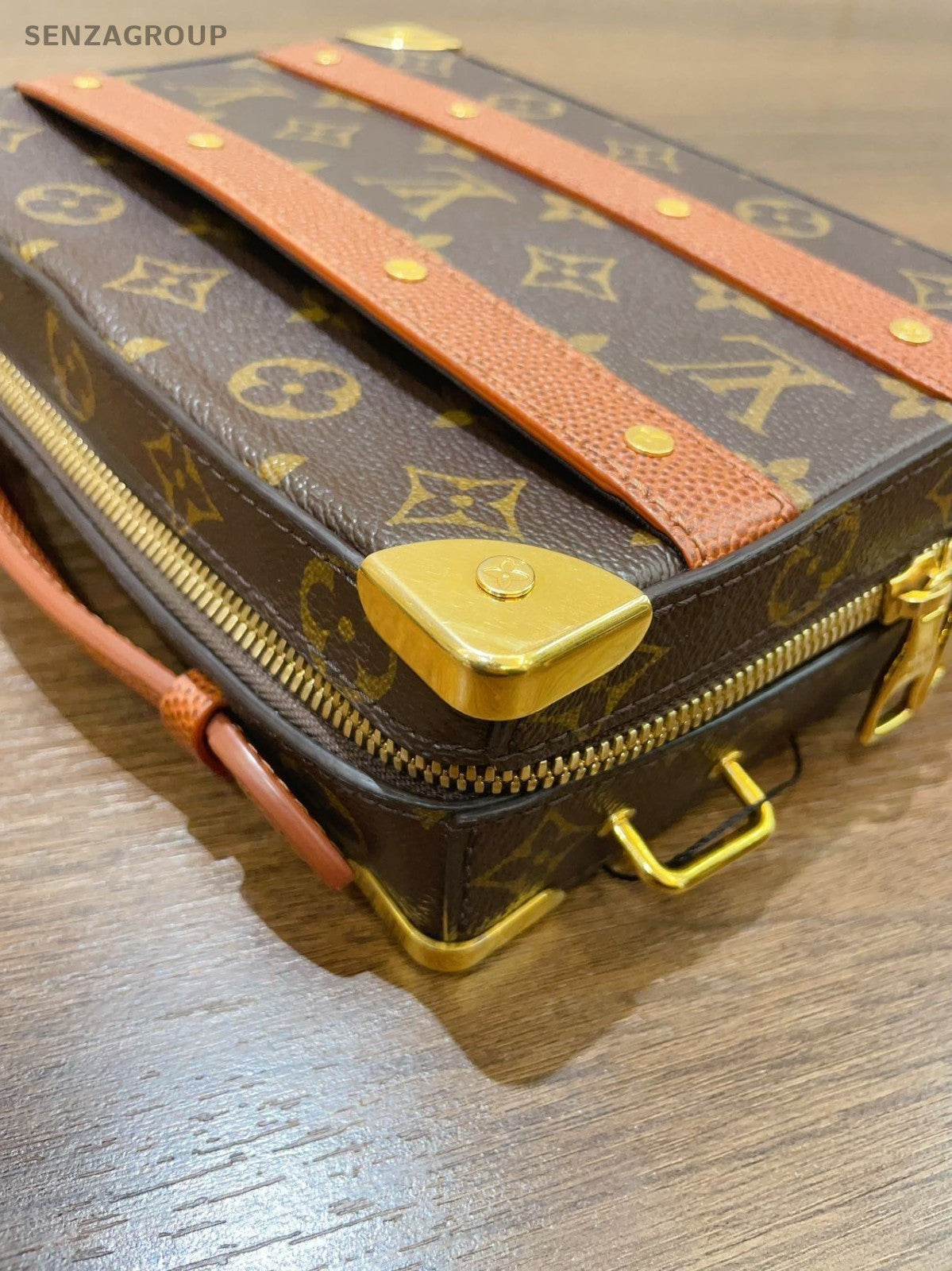 sj0001 Louis Vuitton canvas lv x NBA  Handle Trunk