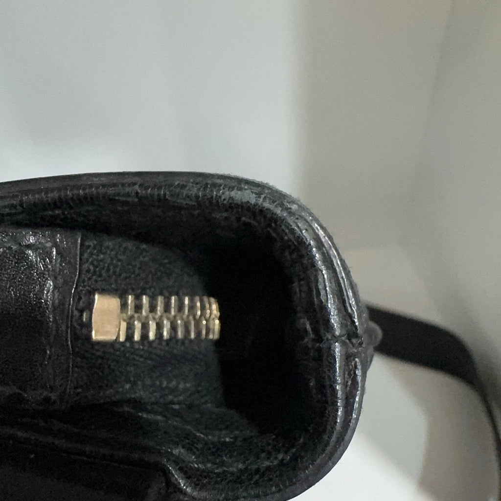 GUCCI Black Embossed Leather Messenger Shoulder Crossbody Bag For Women