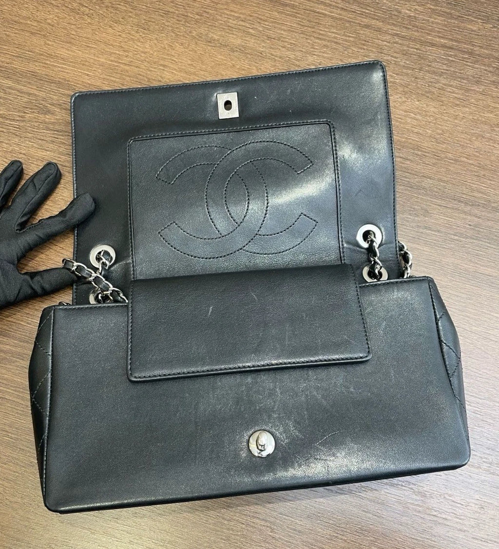 Chanel Diamond Chain Shoulder Bag Crossbody Black Silver Used Women Classic
