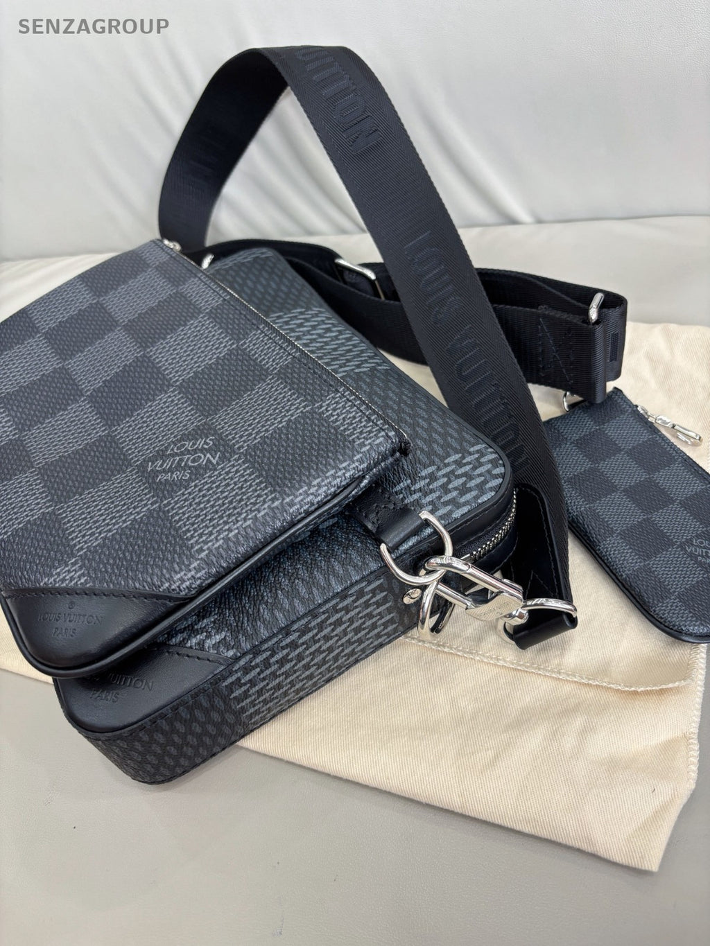 Louis Vuitton Trio Damier Ebene Pochette Shoulder bag Black Silver Chip Version