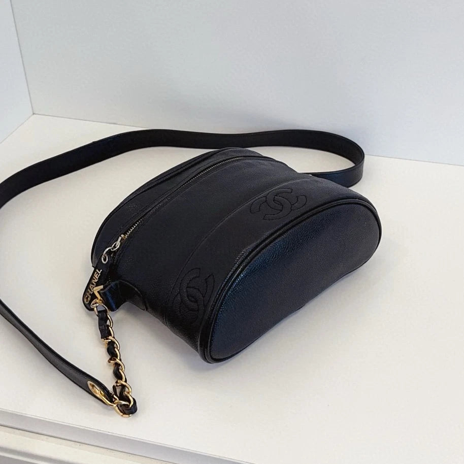 Chanel Calfskin Vintage Crossbody Black Gold Used Women Classic