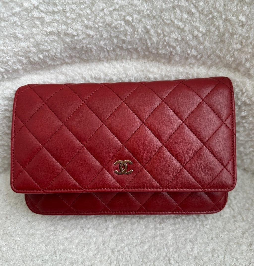 CHANEL Woc Diamond Pattern Chain Shoulder bag Crossbody Red Silver Women