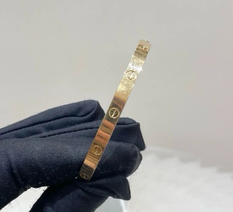 Cartier Love Bracelet Medium 18k Yellow Gold Bangle Size17