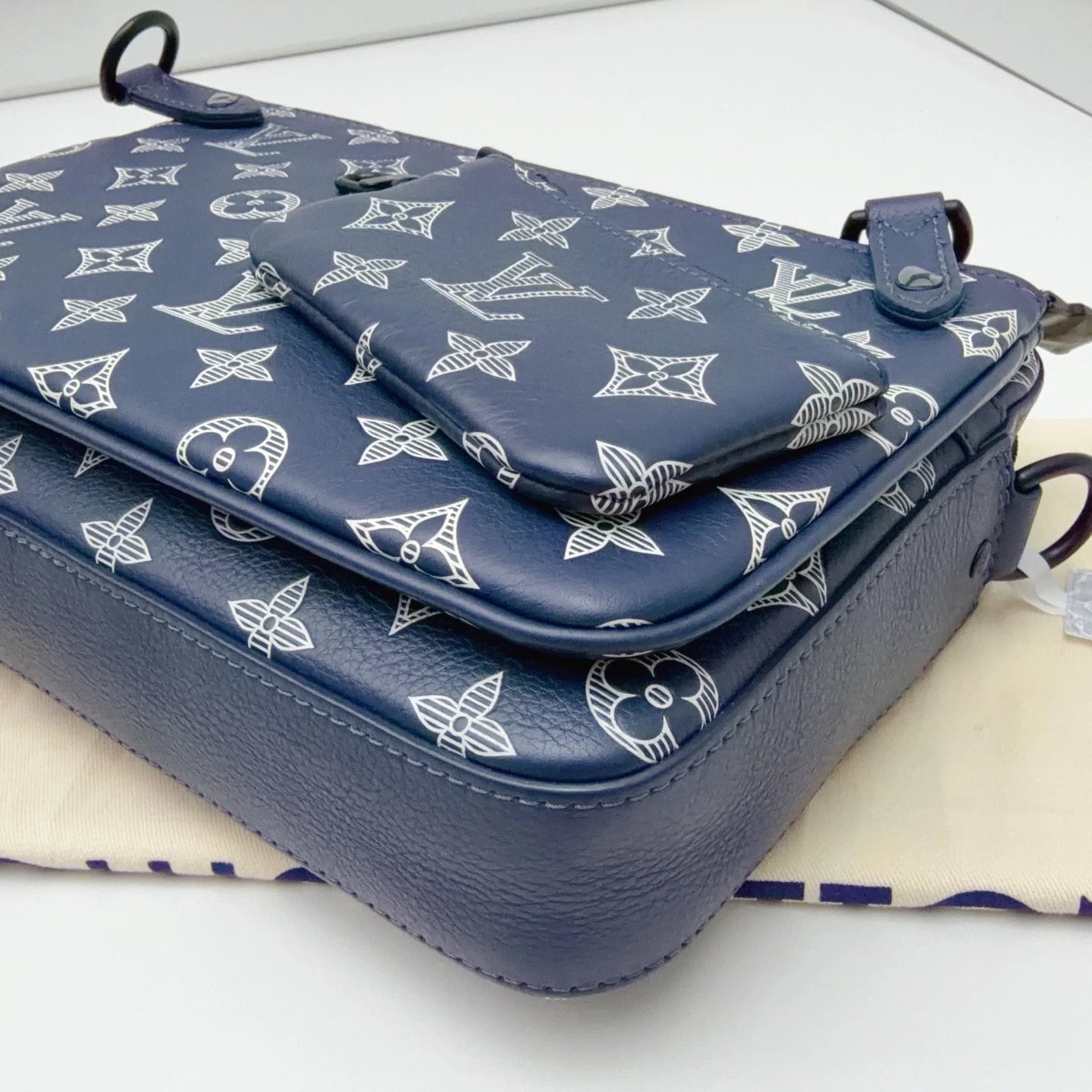 Louis Vuitton Trio Messenger Calfskin Monogram Blue Shoulder Bag Crossbody