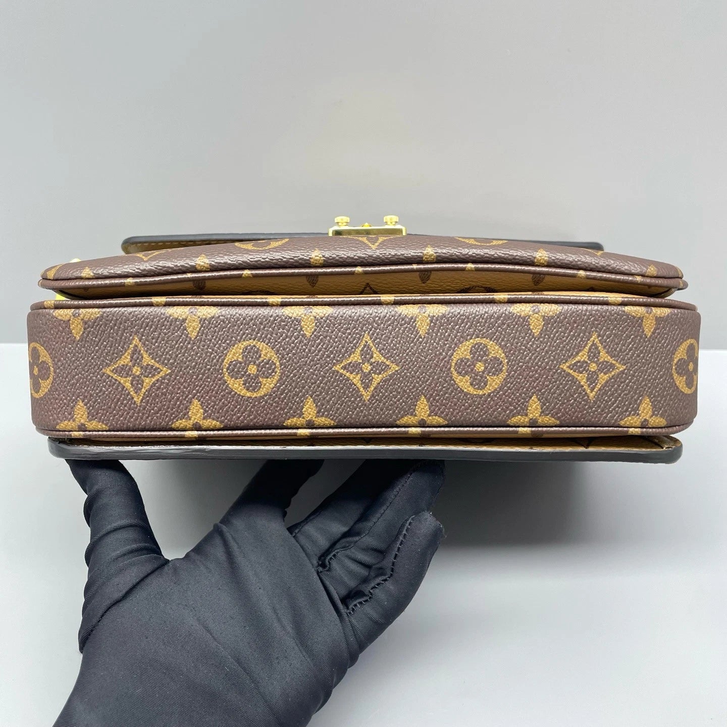 Louis Vuitton Pochette Metis Monogram Shoulder Bag Crossbody Excellent