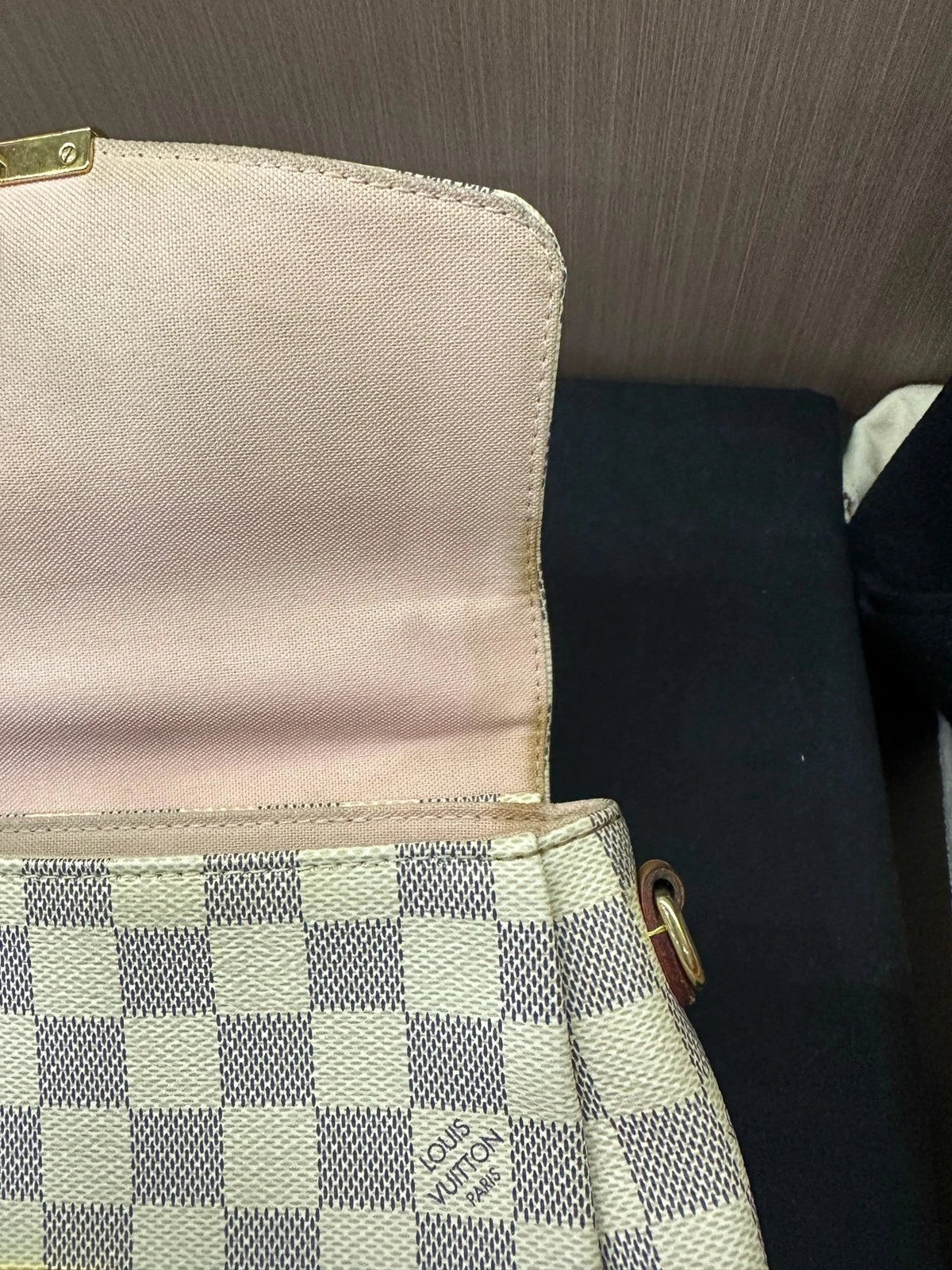 Louis Vuitton Croisette Canvas Damier White Crossbody Excellent