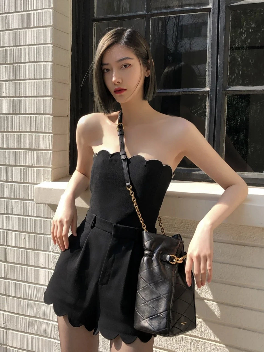 Excellent Saint Laurent Le Maillon Black Quilted Bucket Gold Chain Crossbody
