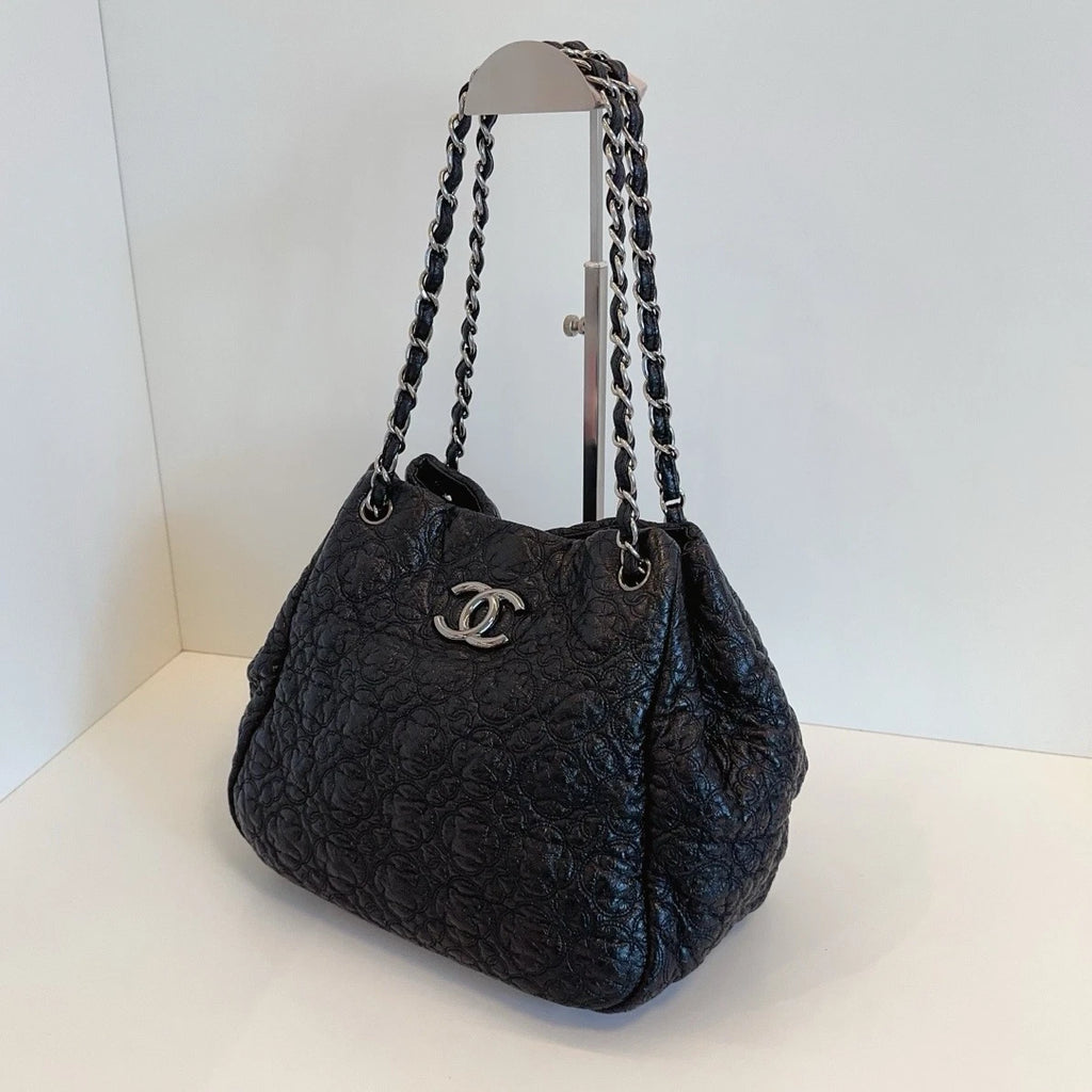 Chanel Bucket Chain Oil Wax Shoulder Crossbody Bag Black Excellent