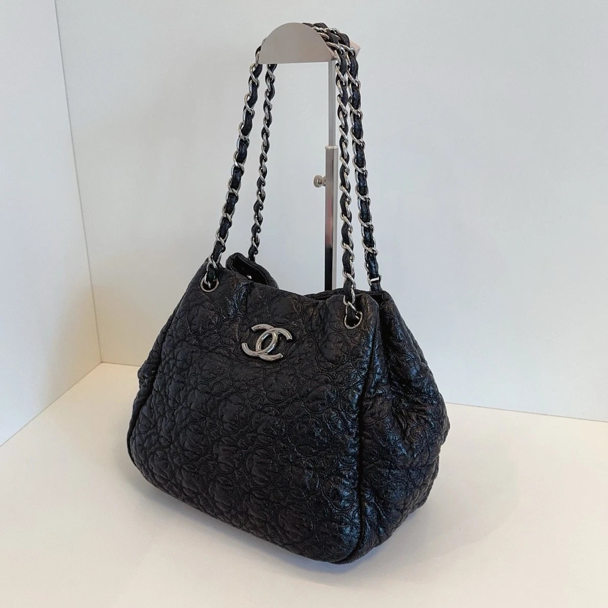 Chanel Bucket Chain Oil Wax Shoulder Crossbody Bag Black Excellent
