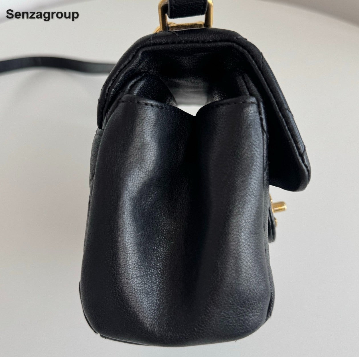 Chanel Diamond Mini Chain Top Handle Crossbody Black Gold Women Classic Fashion