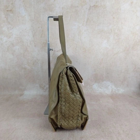 Bottega Veneta Woven Green Leather Shoulder Handbag For Women Pre-owned