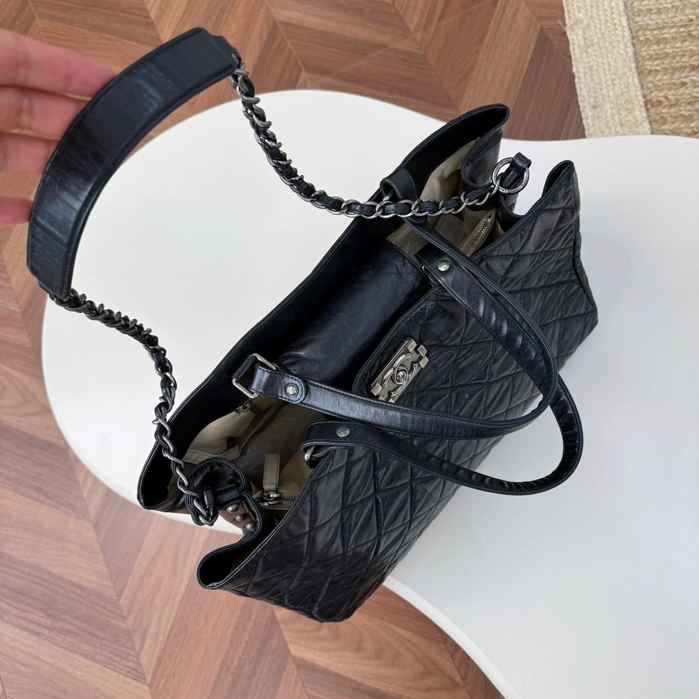 Chanel Diamond Tote Chain Top Handle Shoulder Bag Black Silver Unisex Adults