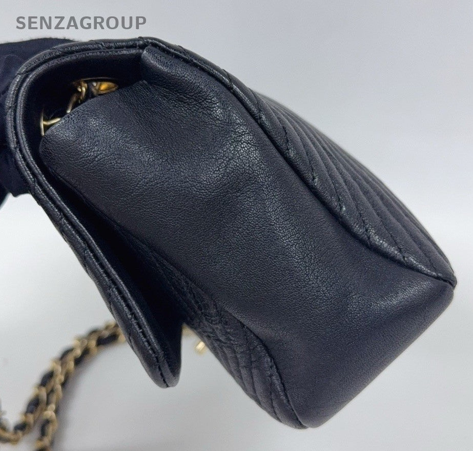 Chanel Classic Flap Chain Shoulder Bag Crossbody Black Gold Women Fashion