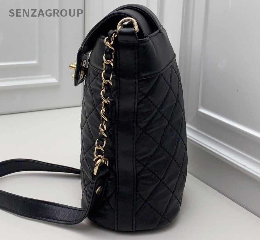 Chanel Lambskin Chain Shoulder Bag Crossbody Black Gold Diamond Women Classic