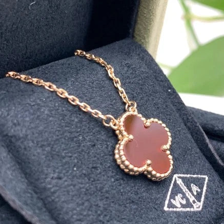 Excellent Van Cleef &amp; Arpels Vintage Alhambra Carnelian Pendant Necklace18k YG