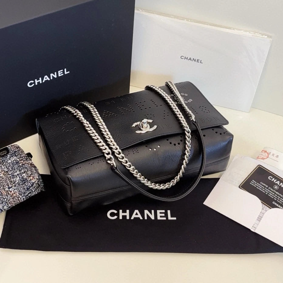 Chanel Classic Flap Chain Shoulder Bag Crossbody Black Silver Women Fashion