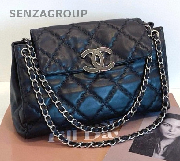 CHANEL CC chain Logo Diamond pattern Shoulder Handbag Black Silver