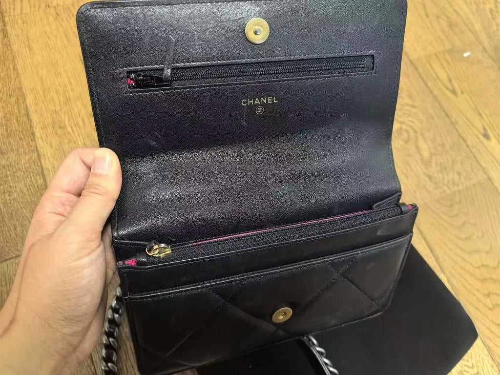 CHANEL Black Lambskin 19bag WOC Chain Crossbody Bag For Women