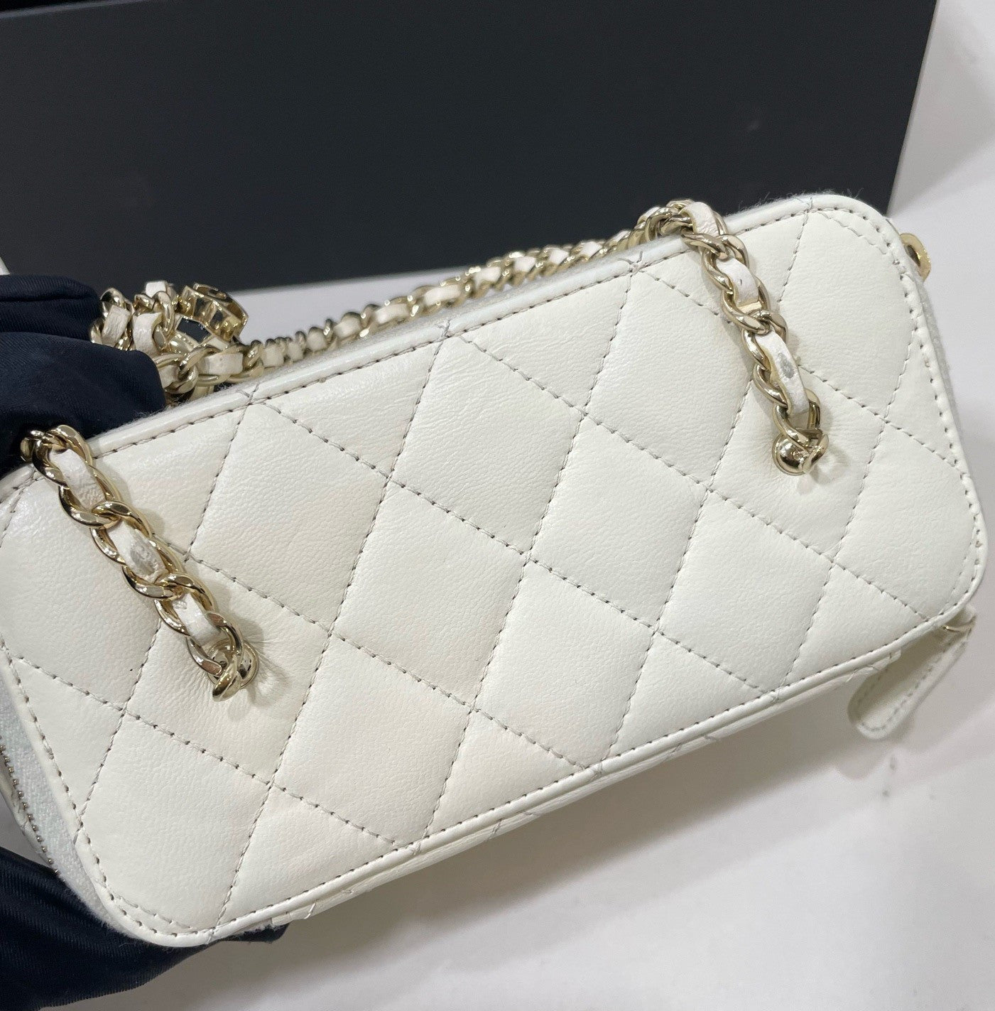 Chanel Diamond Lambskin Chain Box Crossbody White Gold Women Classic Fashion