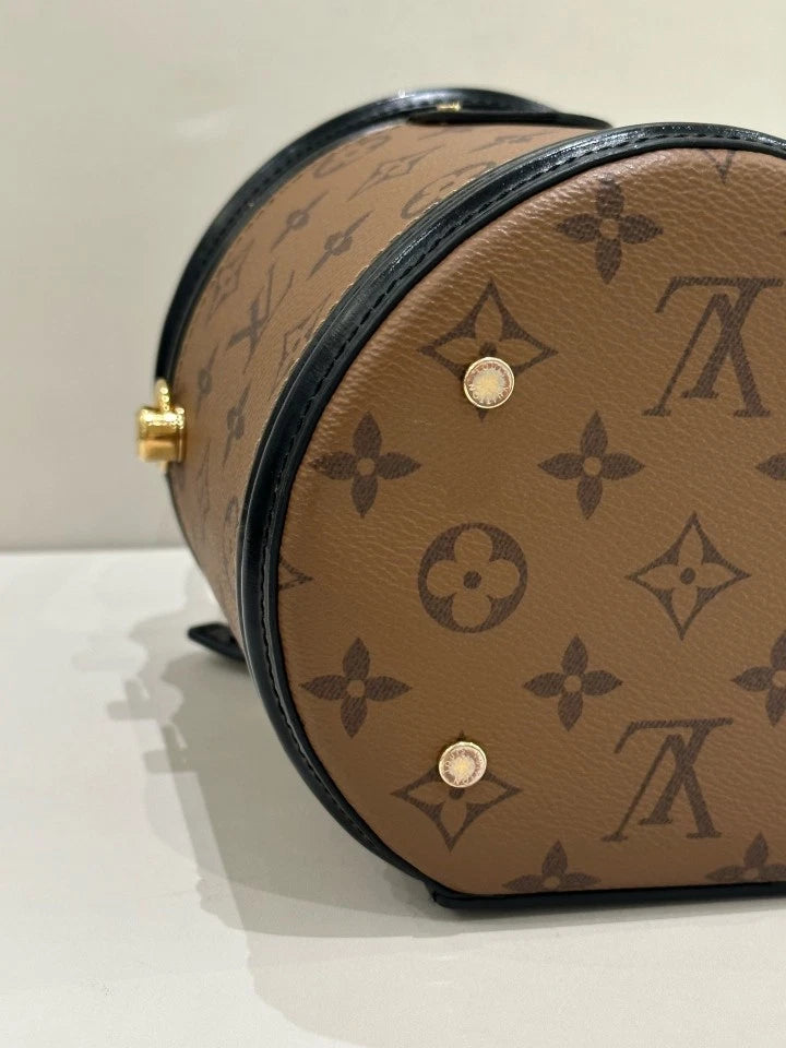 Louis Vuitton Canvas Chip Bucket Handbag For Women