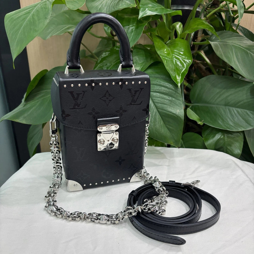 Louis Vuitton Camera Box Chain Shoulder Bag Crossbody Black Silver Women