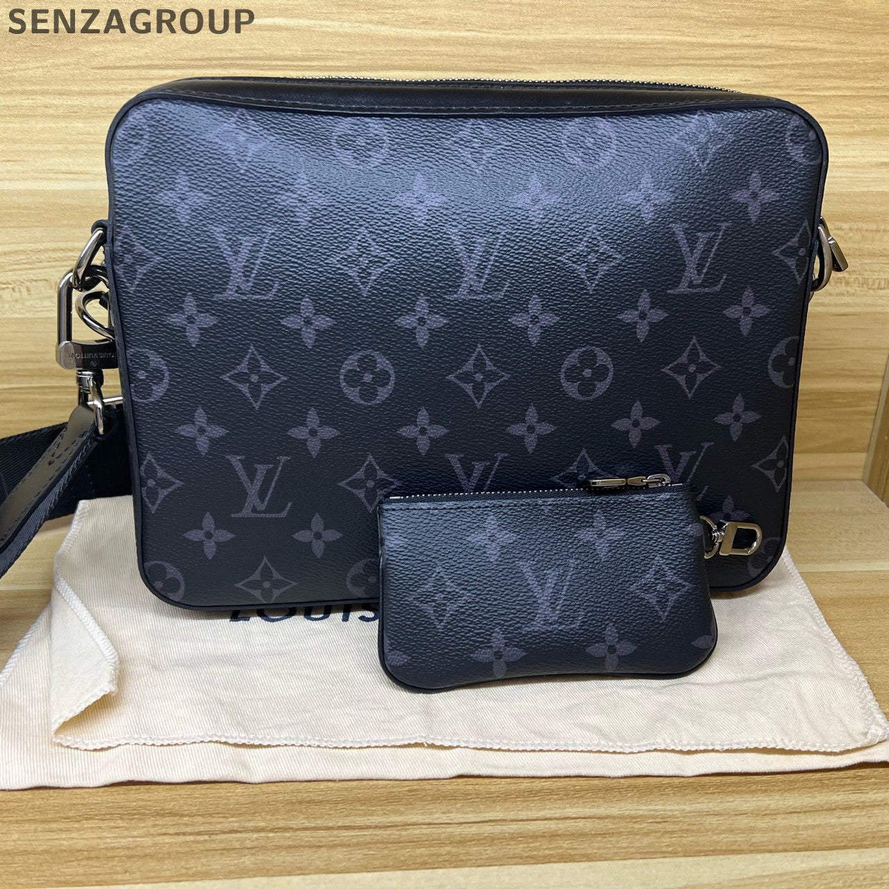 Louis Vuitton Monogram Tri-fold Shoulder Bag Black Silver Unisex Classic