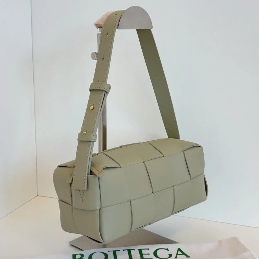 Bottega Veneta Brick Cassette Calfskin Shoulder Bag Green Women Fashion