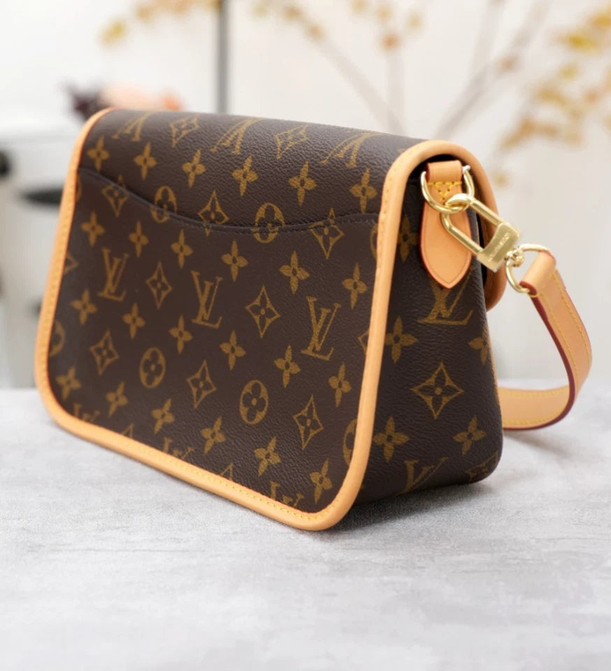 Louis Vuitton Diane Monogram Shoulder Bag Crossbody Excellent