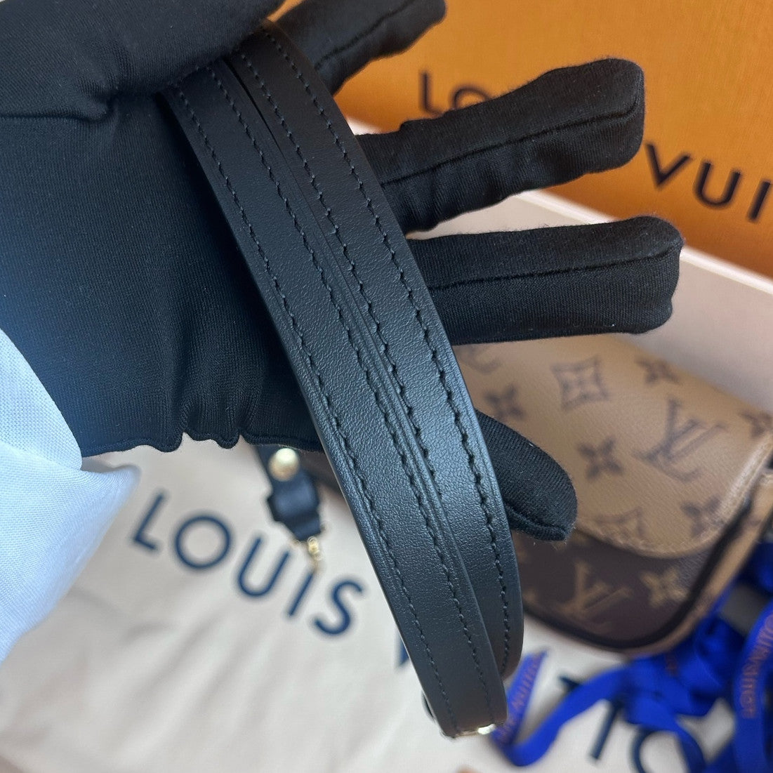 Louis Vuitton Ivy Monogram Chain Shoulder Bag in Black & Brown
