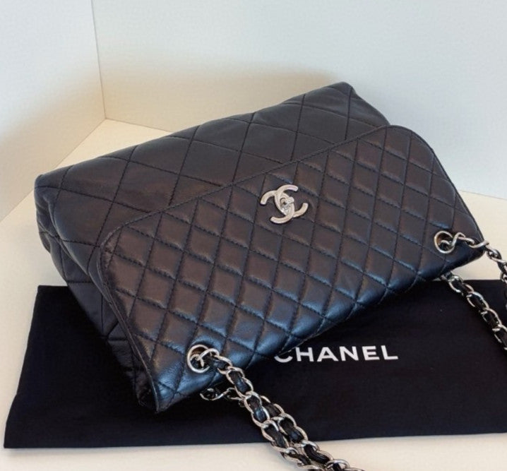 Chanel Diamond Chain Calfskin Shoulder Bag Black Silver Used Women Classic