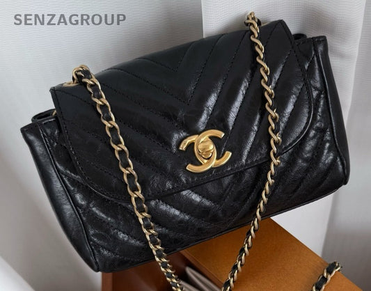 Chanel Calfskin Chain Shoulder Bag Crossbody Black Gold Used Women Classic