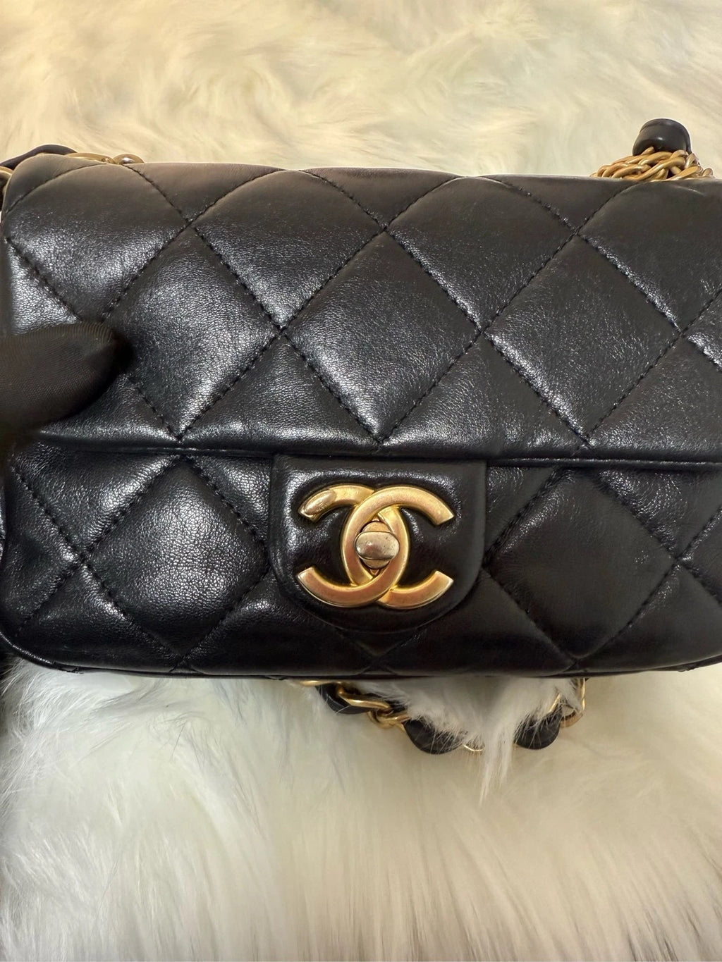Authentic CHANEL Square Classic Flap Crossbody Bag For Women Pre-owned