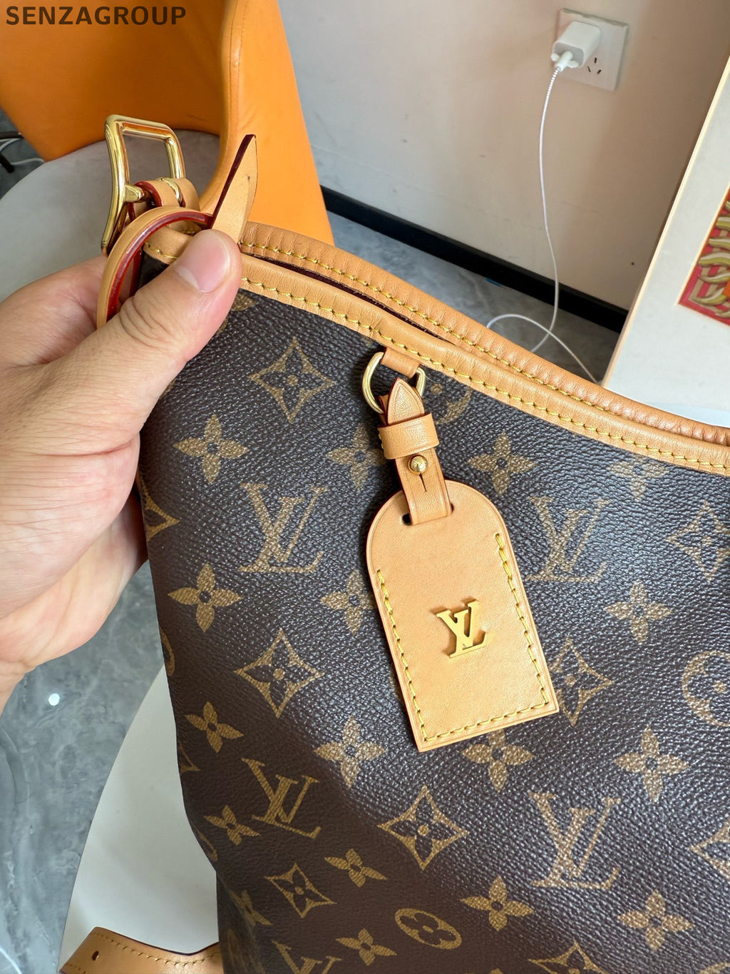 Louis Vuitton Carryall MM Monogram Shoulder Bag - Brown Classic Women's