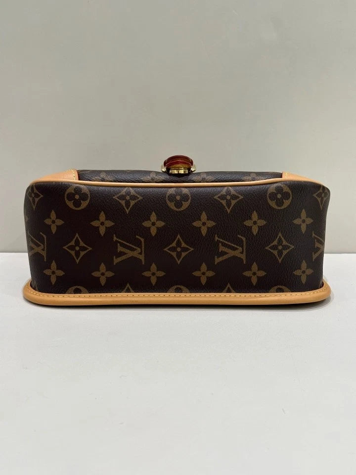 Louis Vuitton Canvas Baguette Shoulder Bag For Women