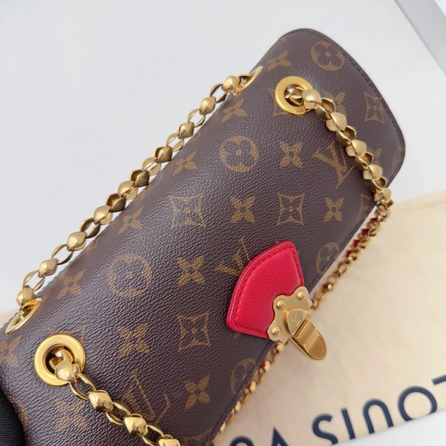 Louis Vuitton Victoire Gold Chain Shoulder Bag Crossbody Bag Women new