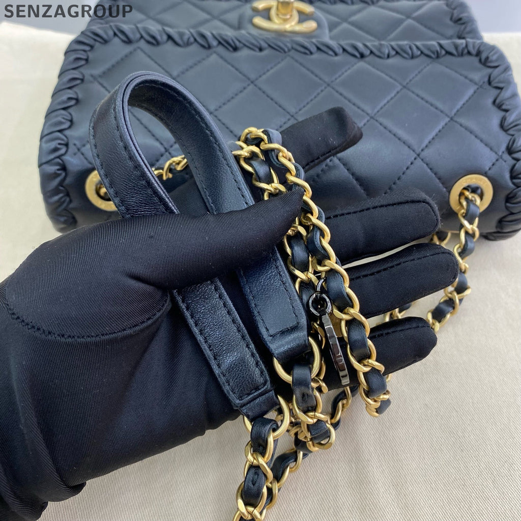 Chanel Black Gold Quilted Chain Shoulder Crossbody Bag Classic Women