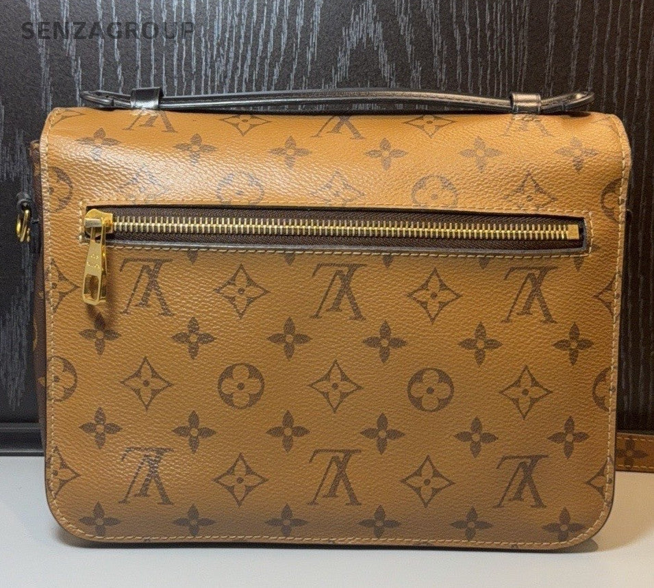 Louis Vuitton Pochette Monogram Shoulder Bag Crossbody Brown Gold Used Women