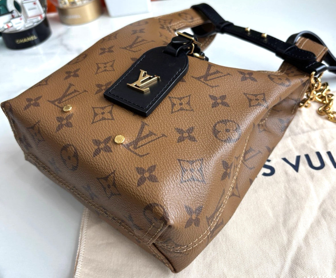 Louis Vuitton Monogram Atlantis BB Handbag Crossbody Chip Version