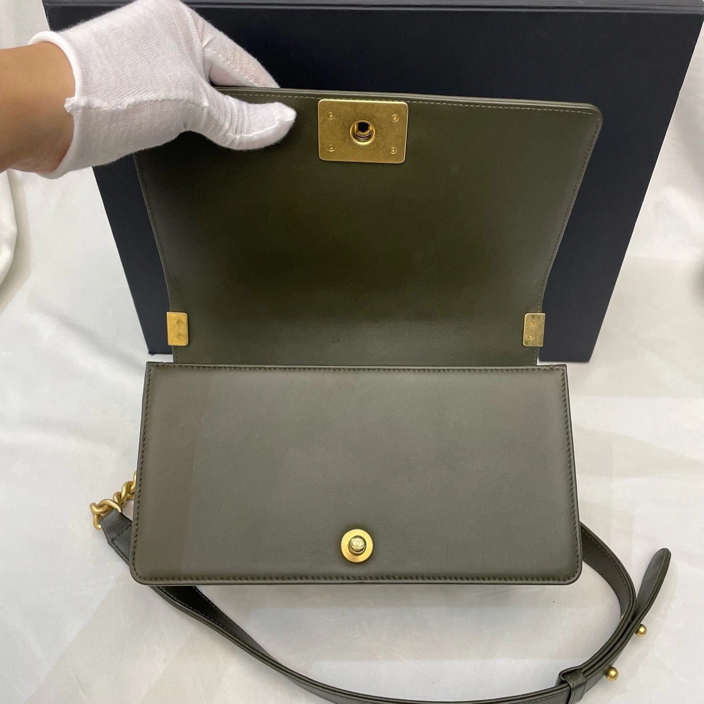Excellent Chanel Leboy MM Green Chain Shoulder Bag Crossbody Chip Version GHW