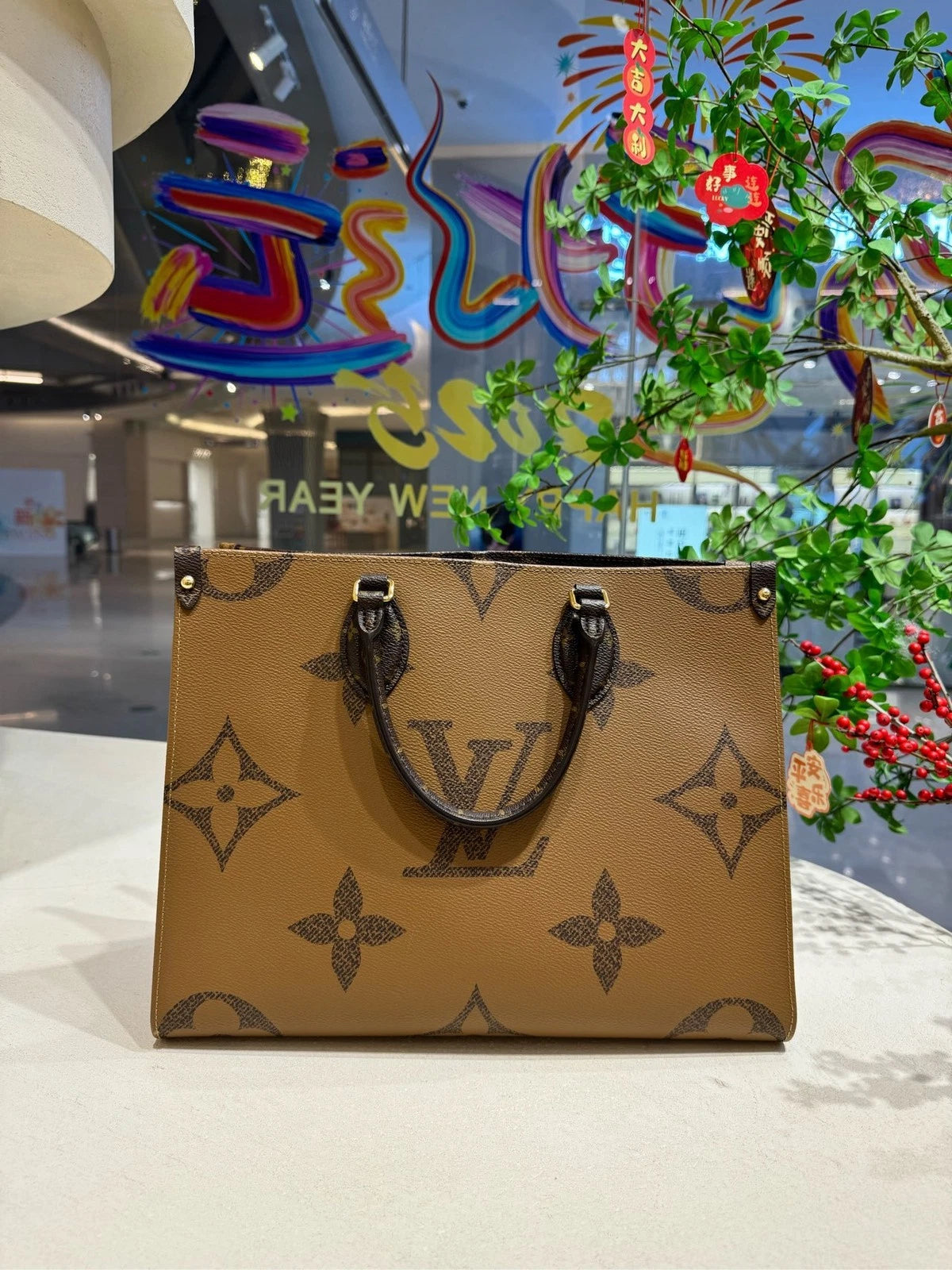 Louis Vuitton OnTheGo Monogram Canvas Handbag Tote Bag Excellent