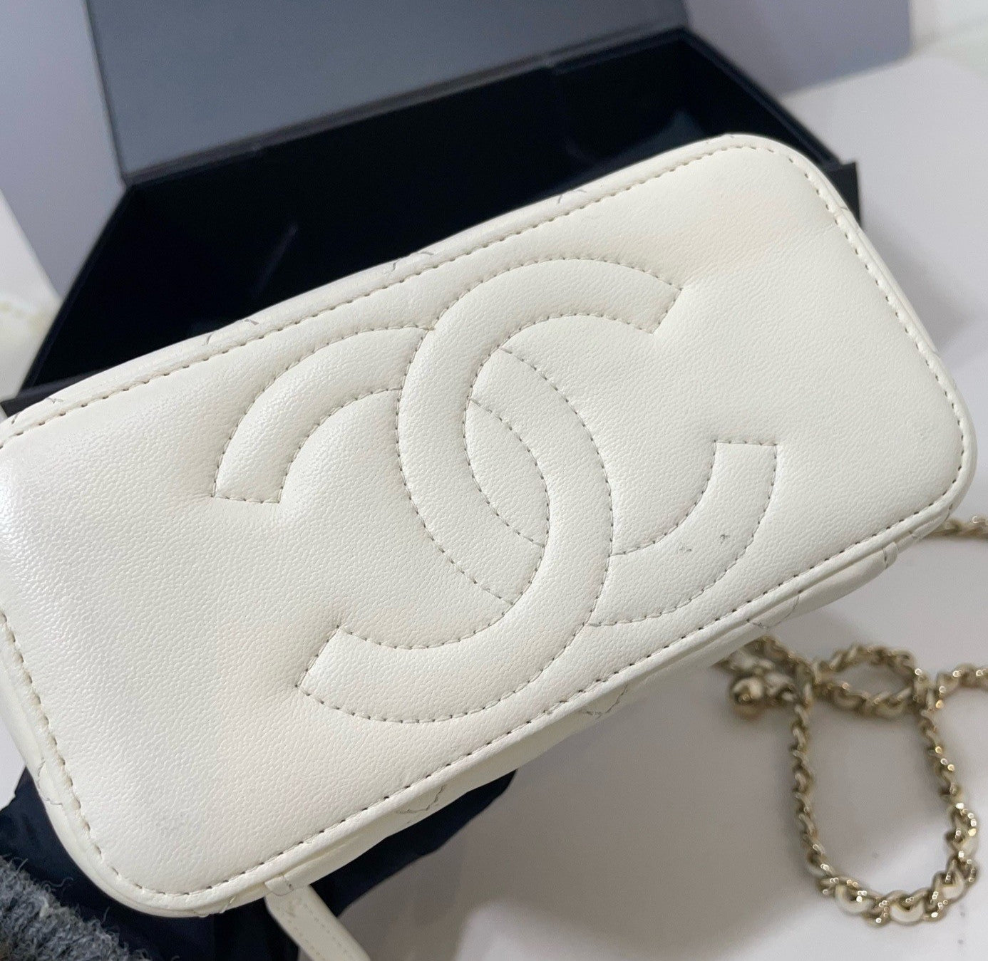 Chanel Diamond Lambskin Chain Box Crossbody White Gold Women Classic Fashion
