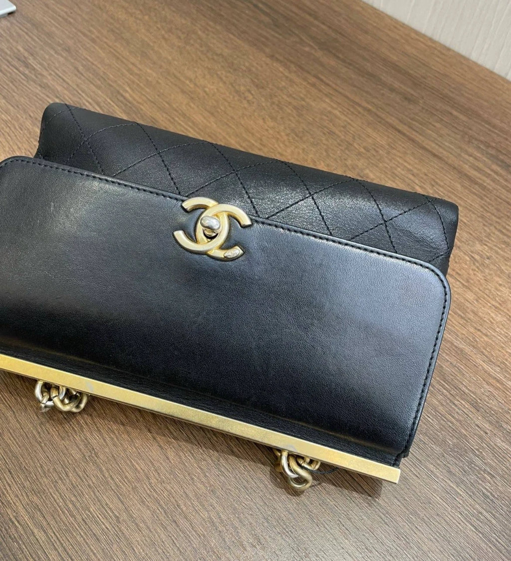 Chanel Trendy CC Message Bag Top Handle Bag Shoulder Bag Gold Hardware Women