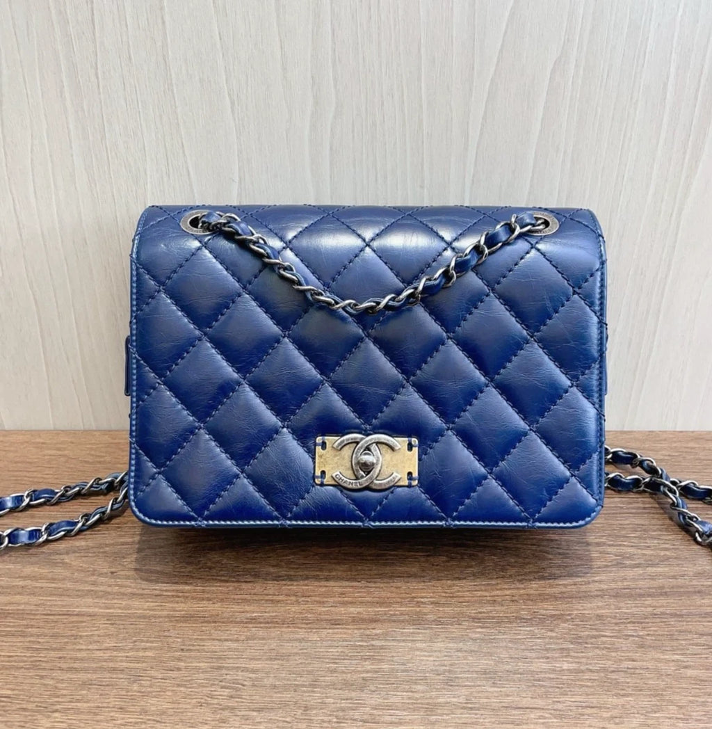 CHANEL Oil Wax PM Diamond Shoulder Bag Crossbody Bag Women Claasic